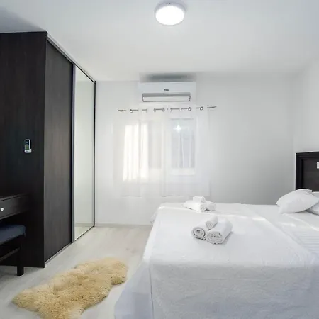 Stars Hill With Heating Pool And Jacuzzi - Makarska Villa *