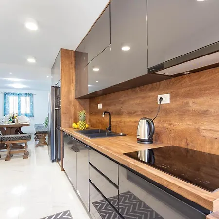 Stars Hill With Heating Pool And Jacuzzi - Makarska Villa *