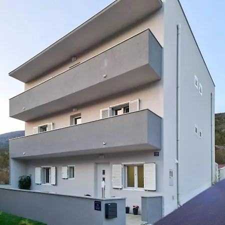 Stars Hill With Heating Pool And Jacuzzi - Makarska