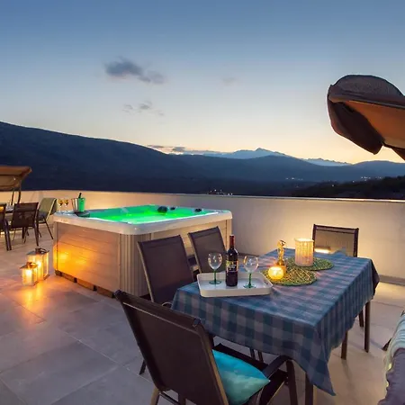 Stars Hill With Heating Pool And Jacuzzi - Makarska
