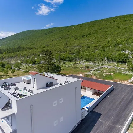 Stars Hill With Heating Pool And Jacuzzi - Makarska