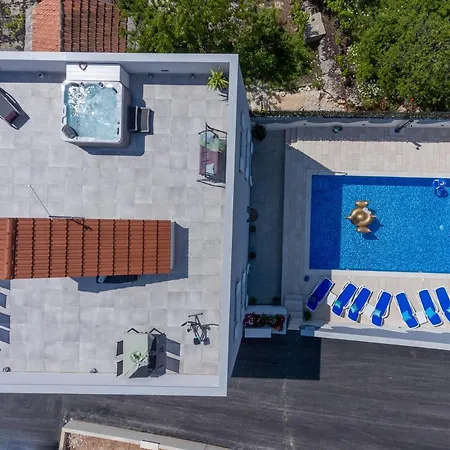 Stars Hill With Heating Pool And Jacuzzi - Makarska *